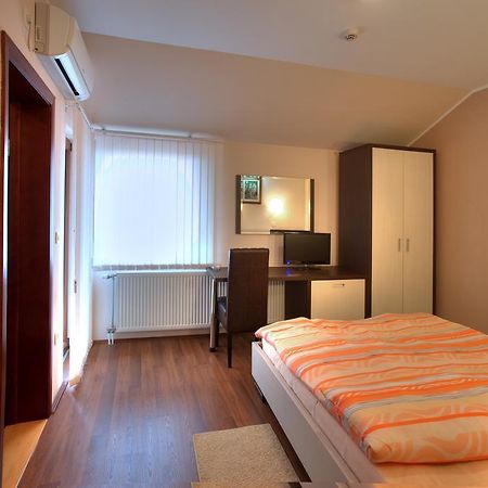Guesthouse Vitez Вранє Екстер'єр фото