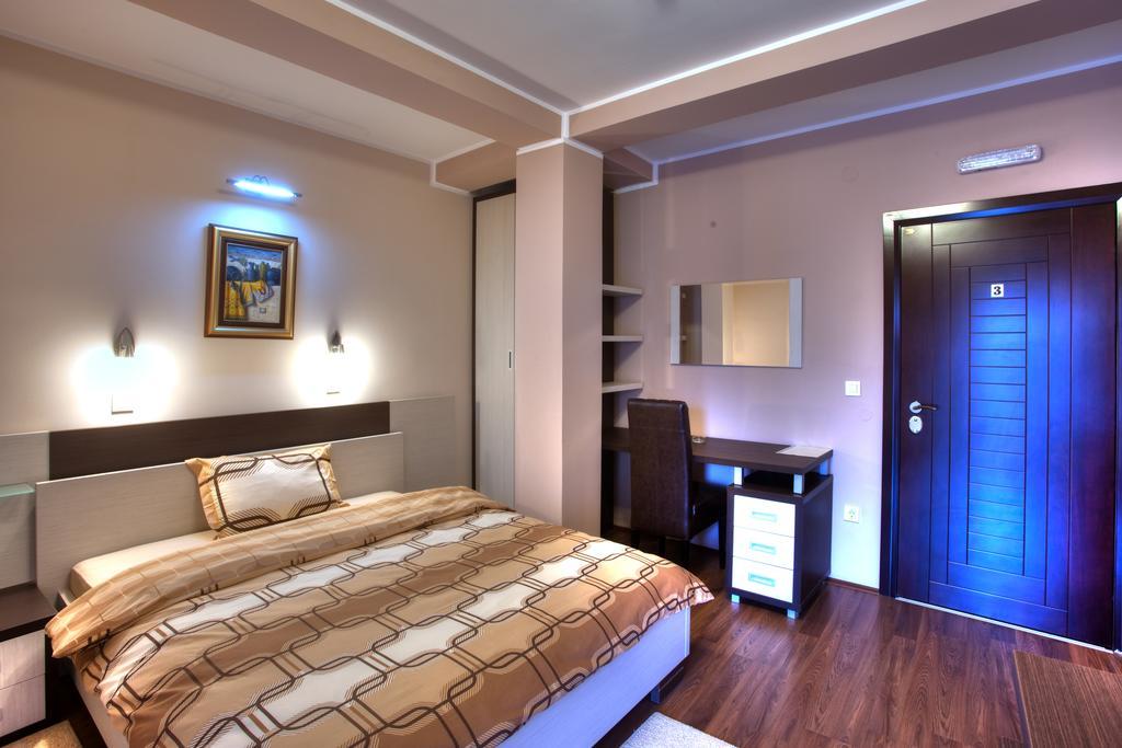 Guesthouse Vitez Вранє Екстер'єр фото