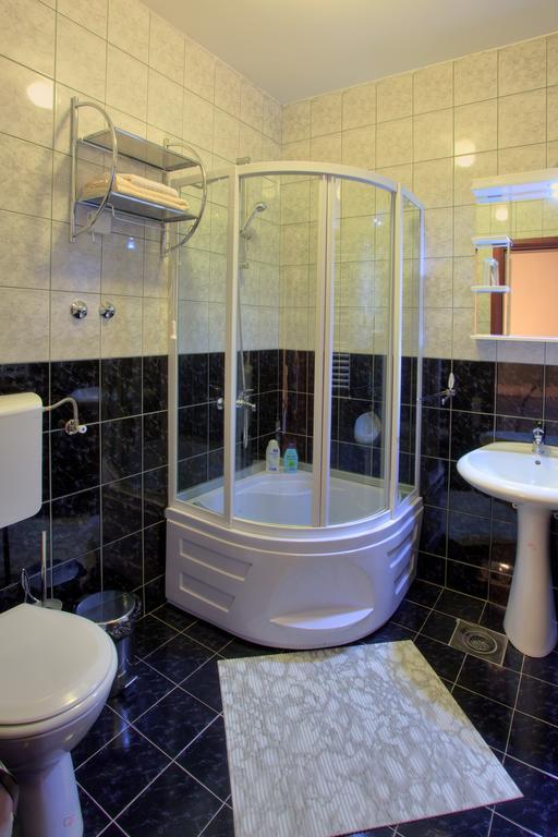 Guesthouse Vitez Вранє Екстер'єр фото