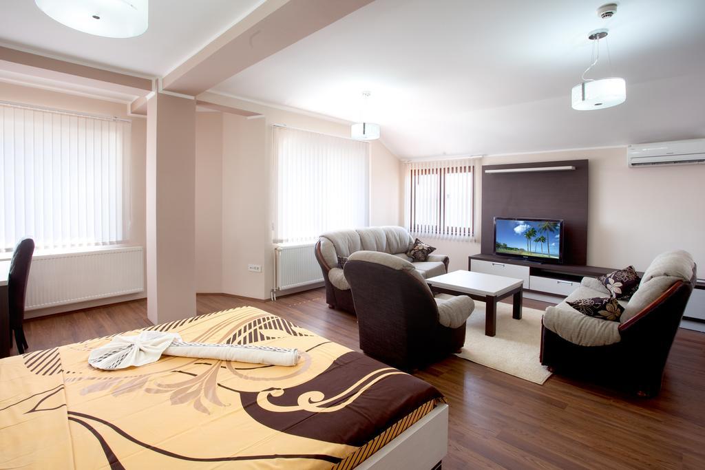 Guesthouse Vitez Вранє Екстер'єр фото