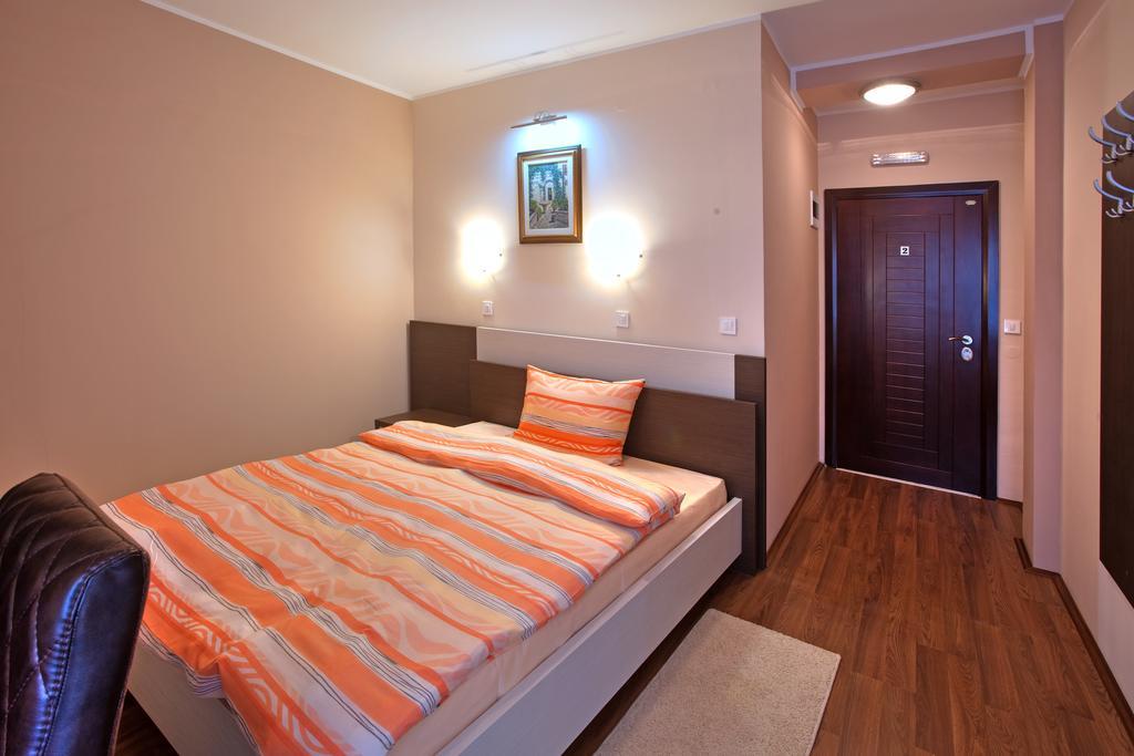 Guesthouse Vitez Вранє Екстер'єр фото